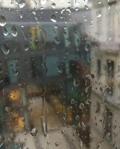 Gouttes de pluie sur une vitre