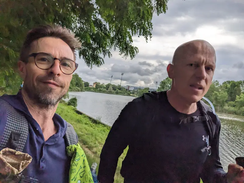 Il a l’ai vénère et pas sympa sur la photo, mais c’est un vrai chic type je vous assure ;) désolé Greg, je n’avais que celle là !!