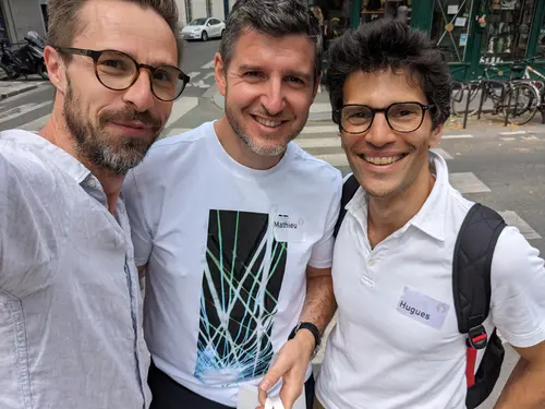Mathieu, Hughues et moi souriant et heureux de nous retrouver pour le module 2 Ennéagramme